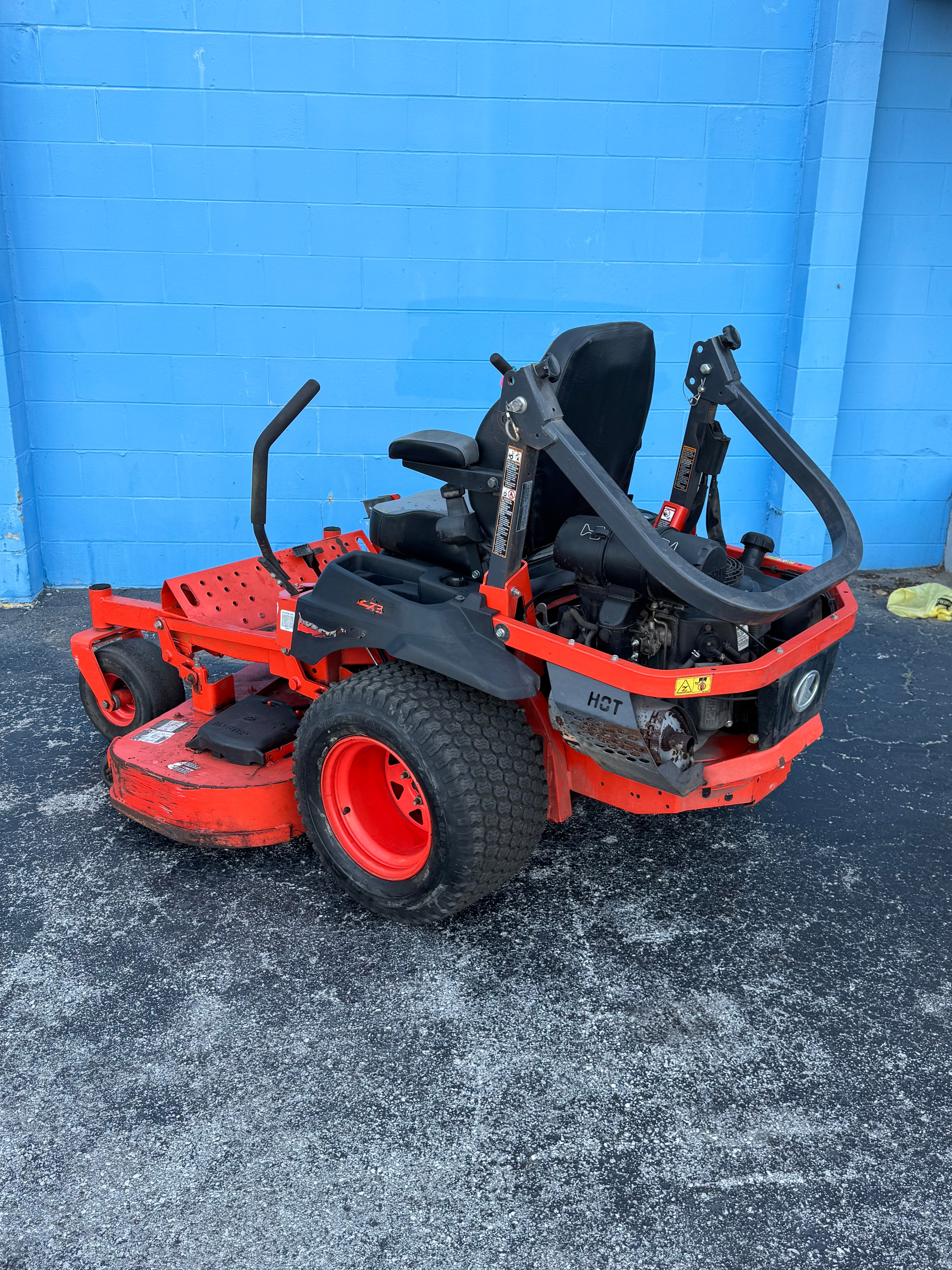 Toro Z-Master 2000 | 60" Deck | 24.5 hp Toro Commerical V-Twin | 77284 | USED