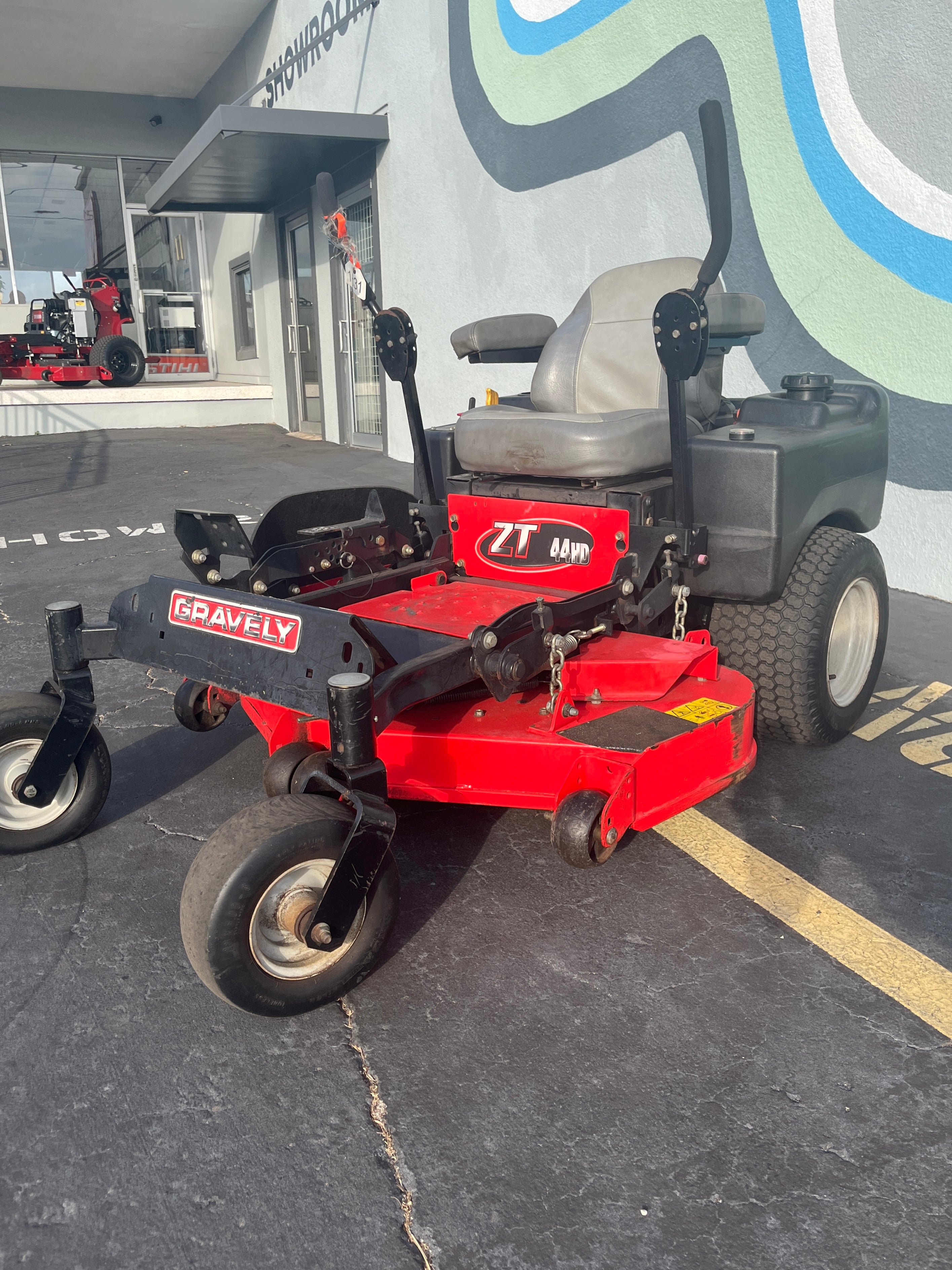 Gravely ZT 44 HD Zero Turn Mower | 44" Deck | 24hp Kohler Engine | 991107 | USED