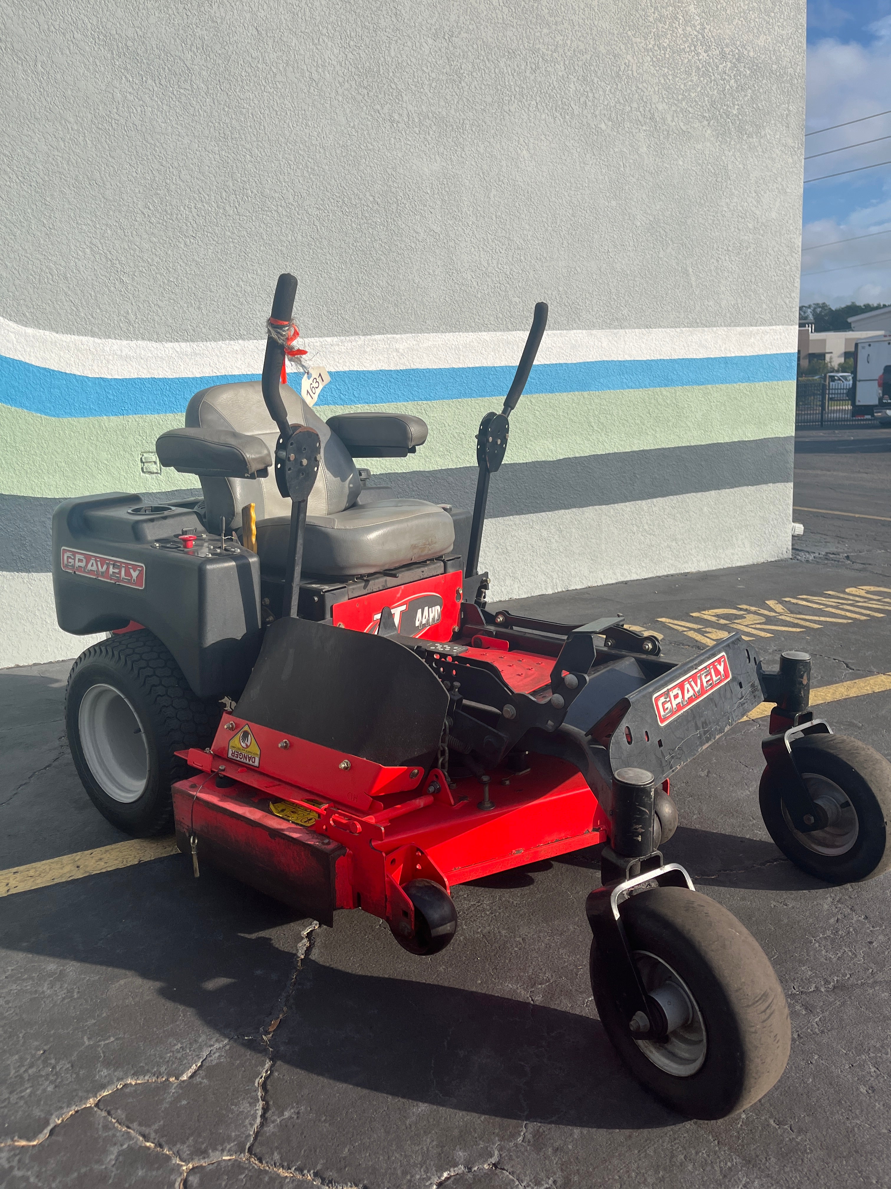 Gravely ZT 44 HD Zero Turn Mower | 44" Deck | 24hp Kohler Engine | 991107 | USED