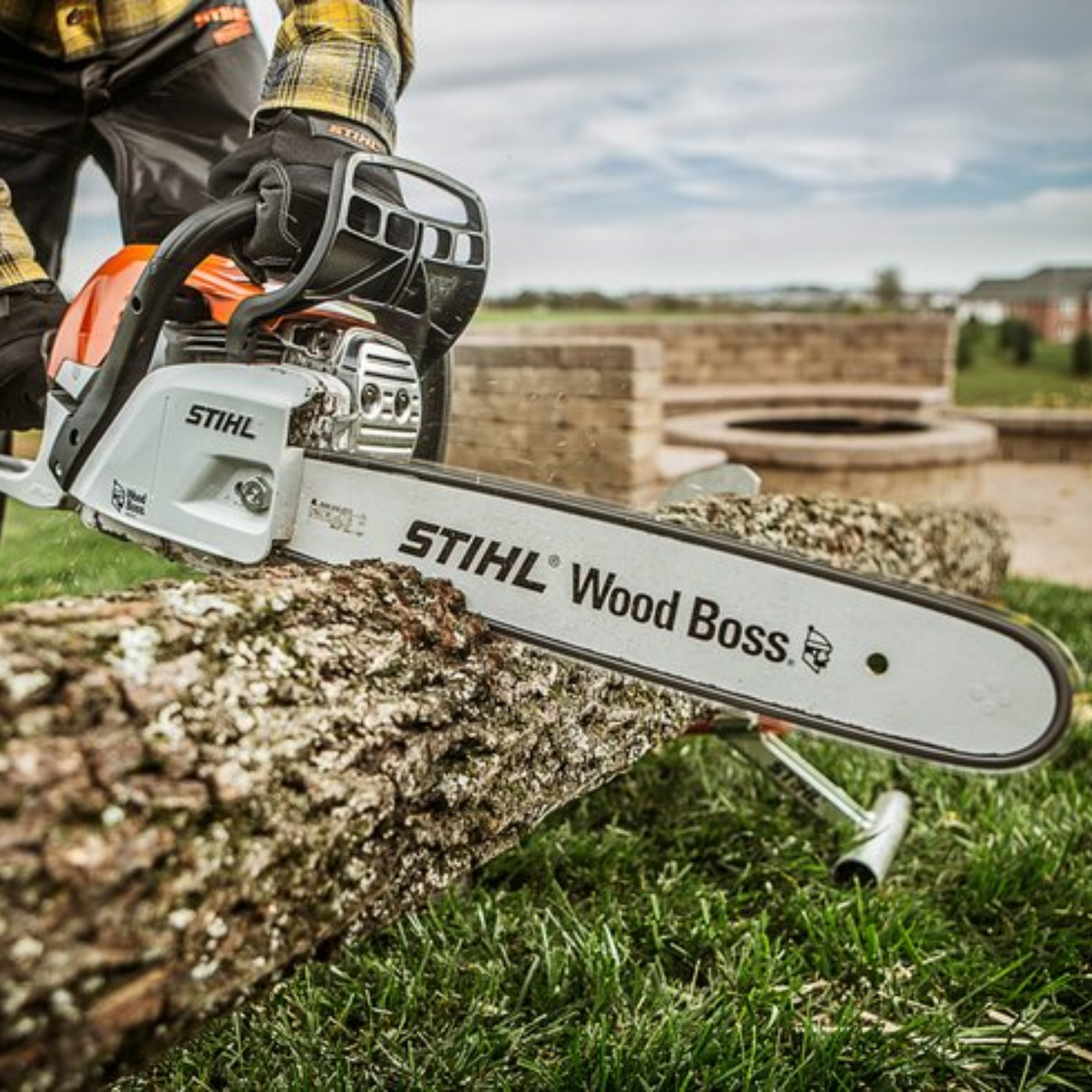 Stihl chainsaw bar oil clogged deals