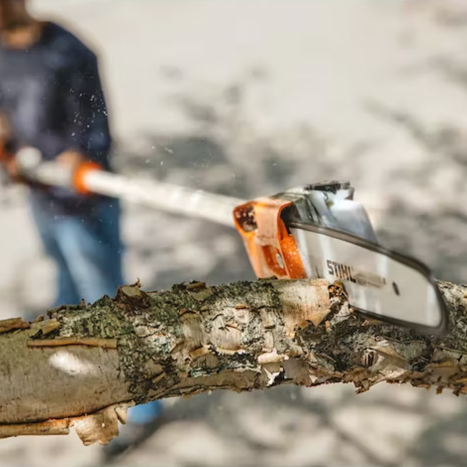 STIHL HTA 135 Telescopic Battery Powered Pole Pruner 10